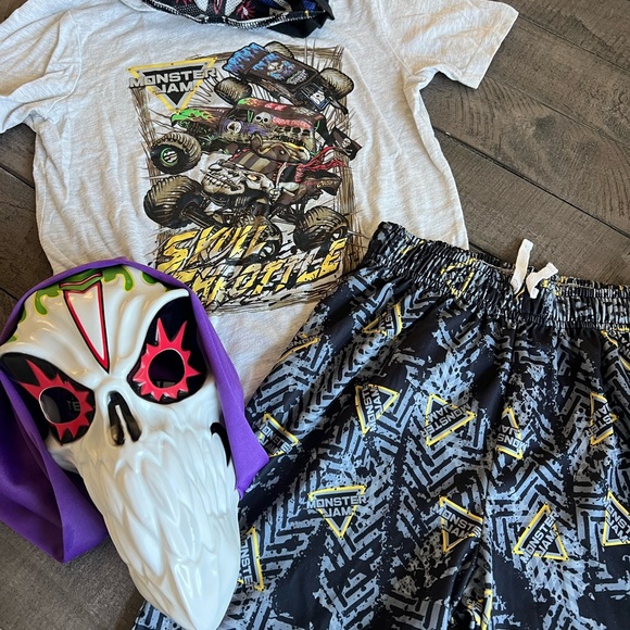 Monster Jam T-Shirt and Shorts Set boys 7/8 Bonus Free Grave Digger Mask - Picture 1 of 7